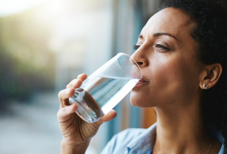 Cette étude révèle quelle boisson nous hydrate le plus : l’eau n’est même pas sur le podium !